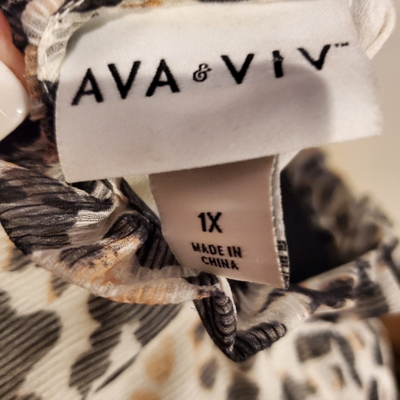 EUC Ava & Viv Lined Blouse Size 1X - Picture 4 of 4